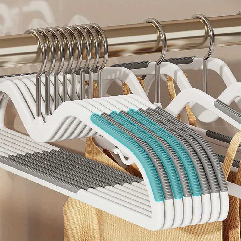 Non-Slip Plastic Clothes Hangers for Wardrobe Organization