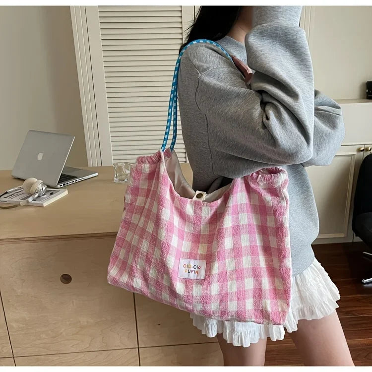 Versatile Plaid Shoulder Tote Bag for Commuter and Leisure