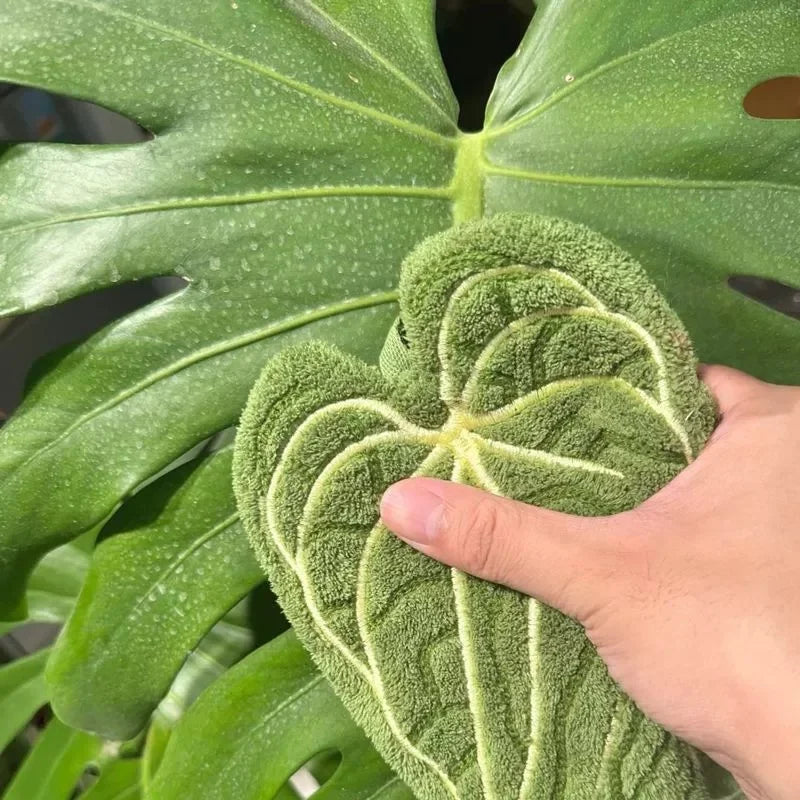 Absorbent Leaf-Shaped Hanging Hand Towel for Kitchen and Bathroom