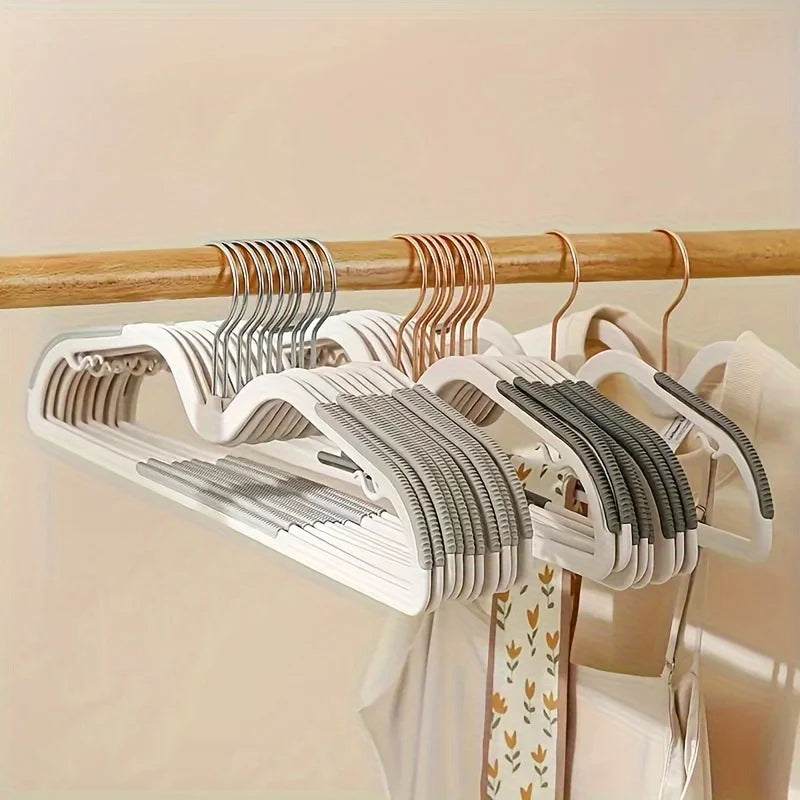 Non-Slip Plastic Clothes Hangers for Wardrobe Organization