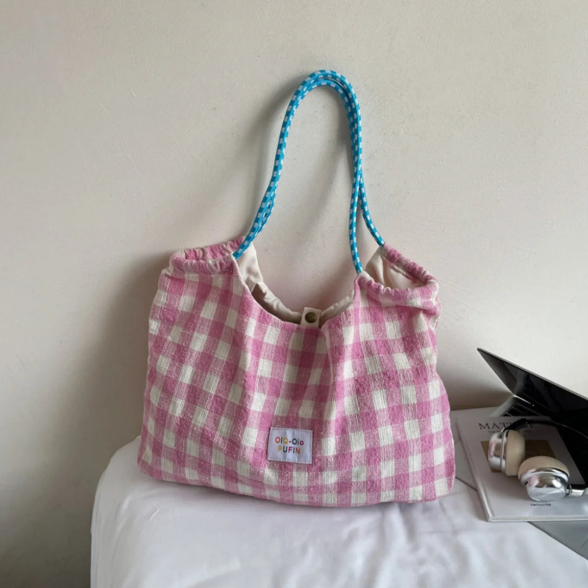 Versatile Plaid Shoulder Tote Bag for Commuter and Leisure