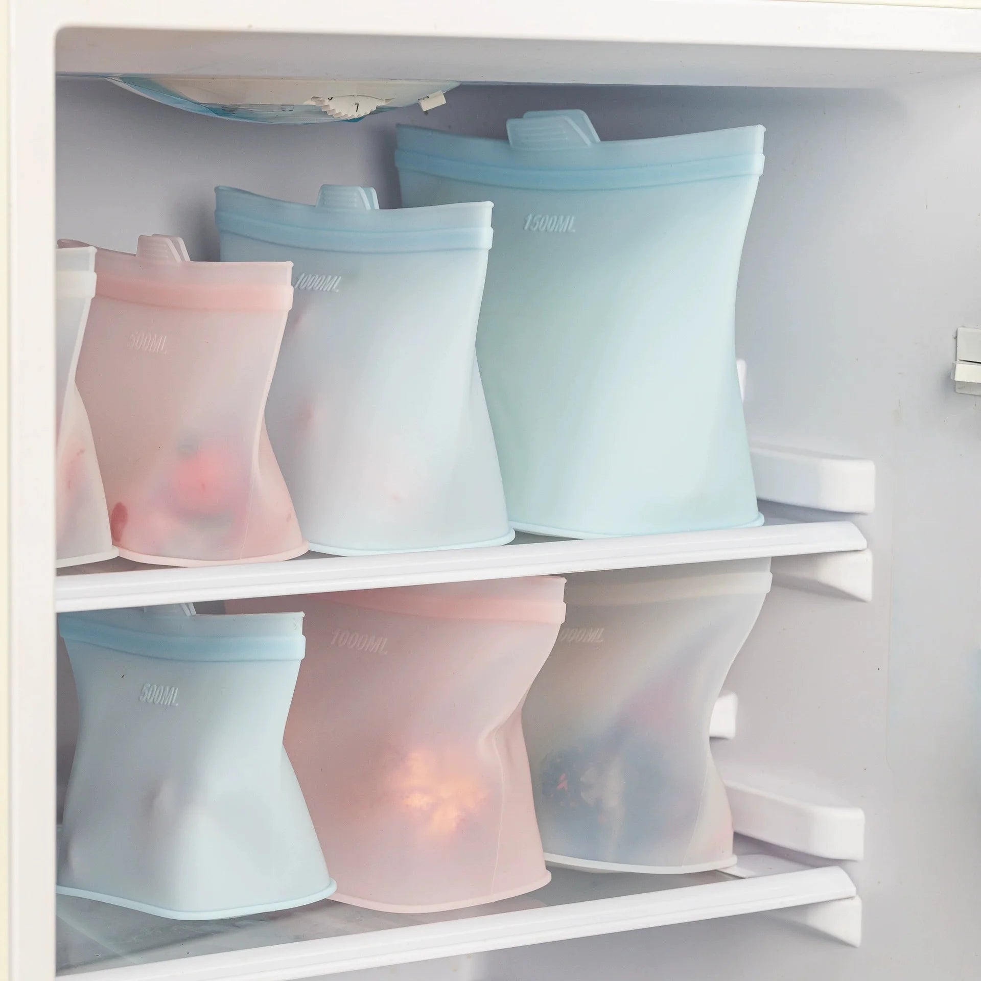 Reusable Silicone Food Storage Bags for Kitchen Organization - 1