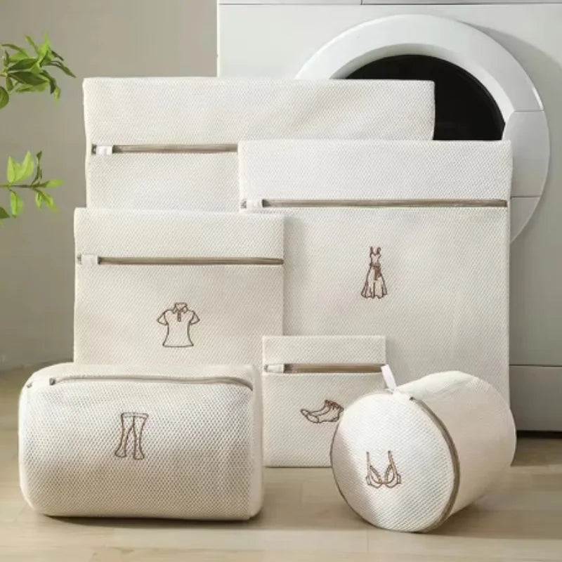 Protective Mesh Laundry Bags for Delicates and Lingerie - 1