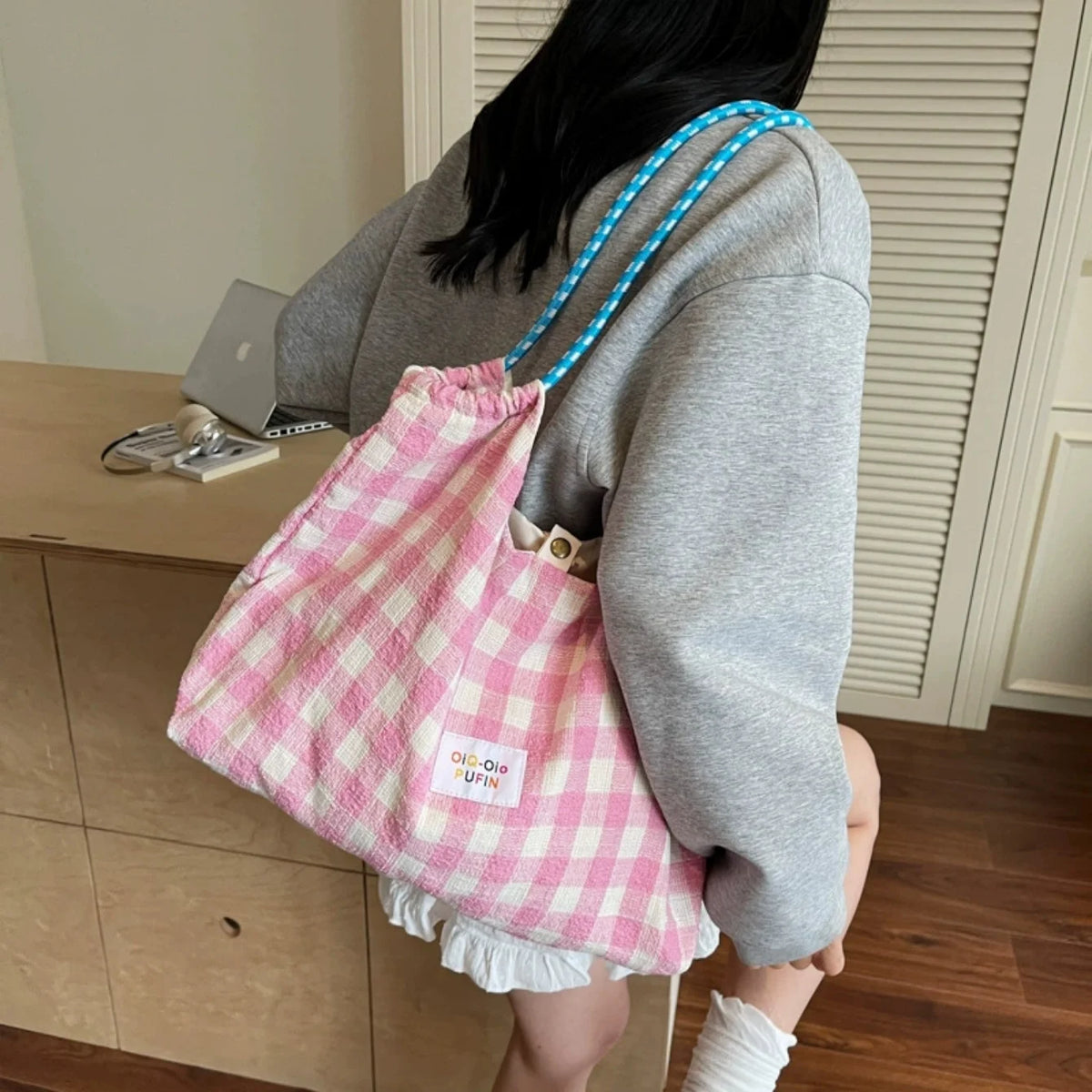 Versatile Plaid Shoulder Tote Bag for Commuter and Leisure