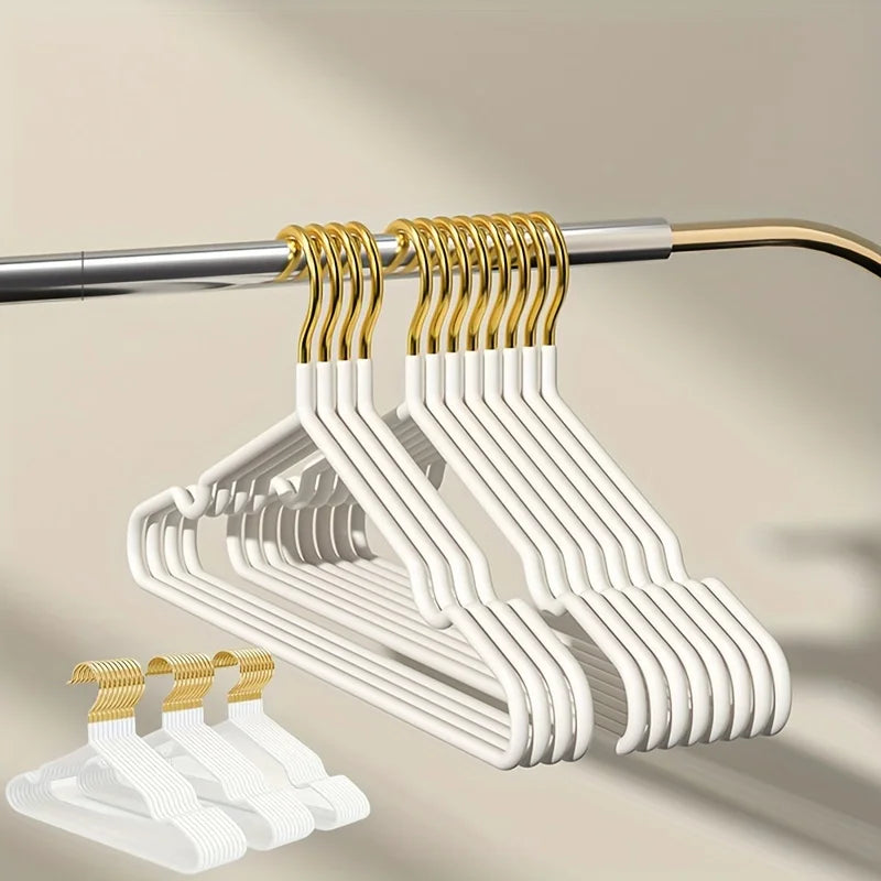 Non-Slip Space Saving Clothes Hangers - 4