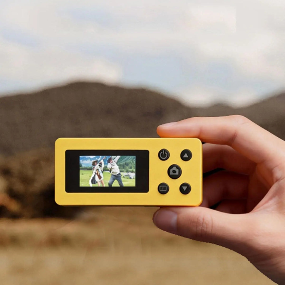 Portable Mini Retro Digital Keychain Camera with LCD Screen