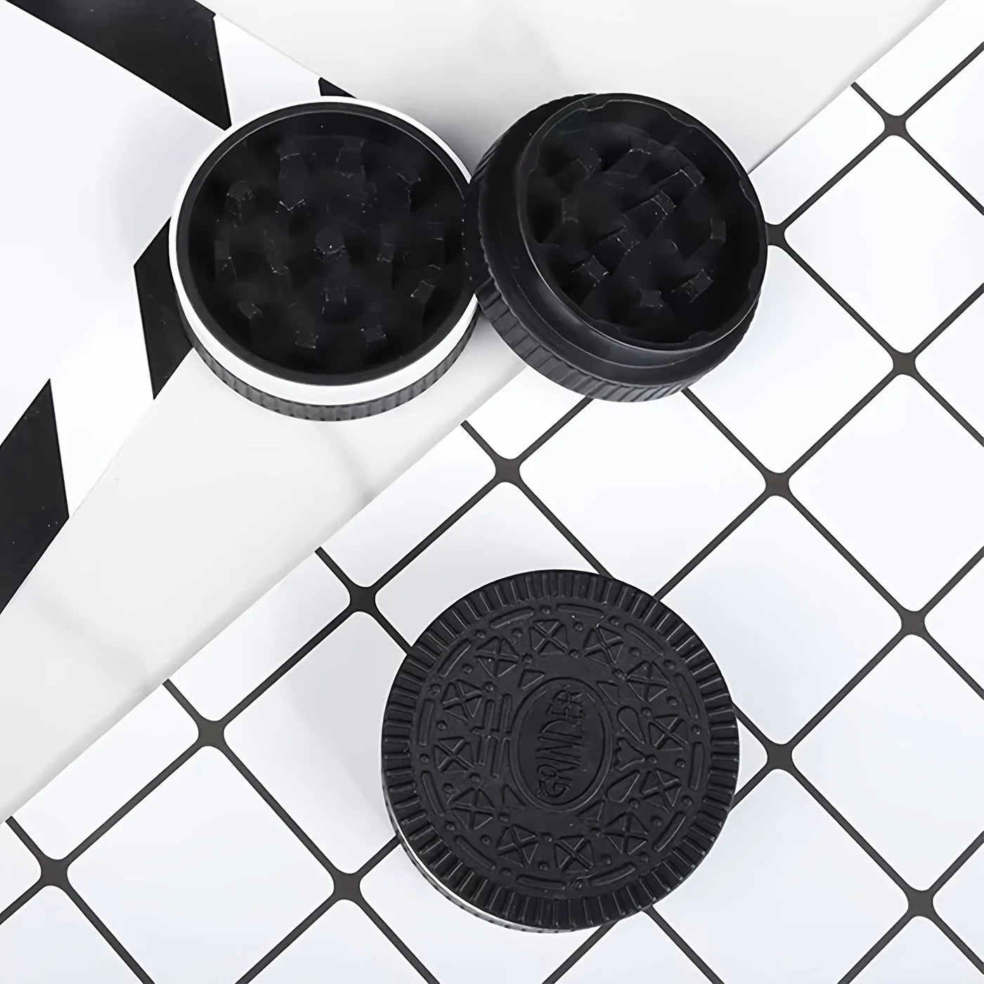 Cookie Shaped Manual Herb and Spice Grinder - 2