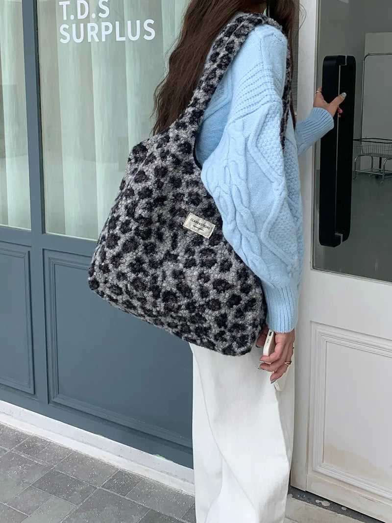 Leopard Print Plush Tote Bag for Daily Commute - 21